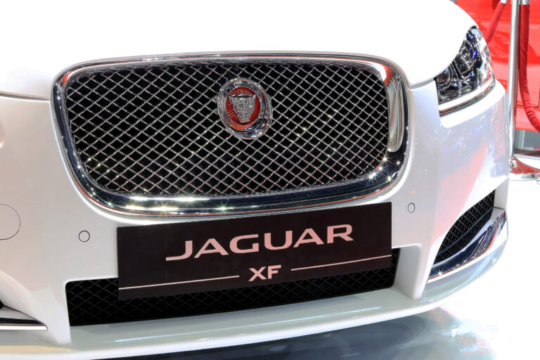 Home 29 Wymiana chłodnicy w Jaguarze